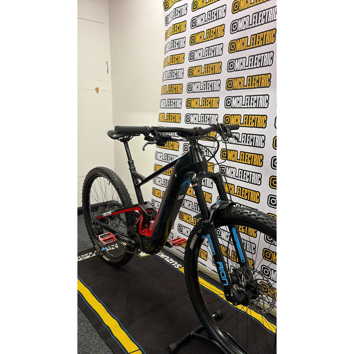 Lapierre Overvolt – Electric Mountain Bike (Please read Description for shipping Information and fees)