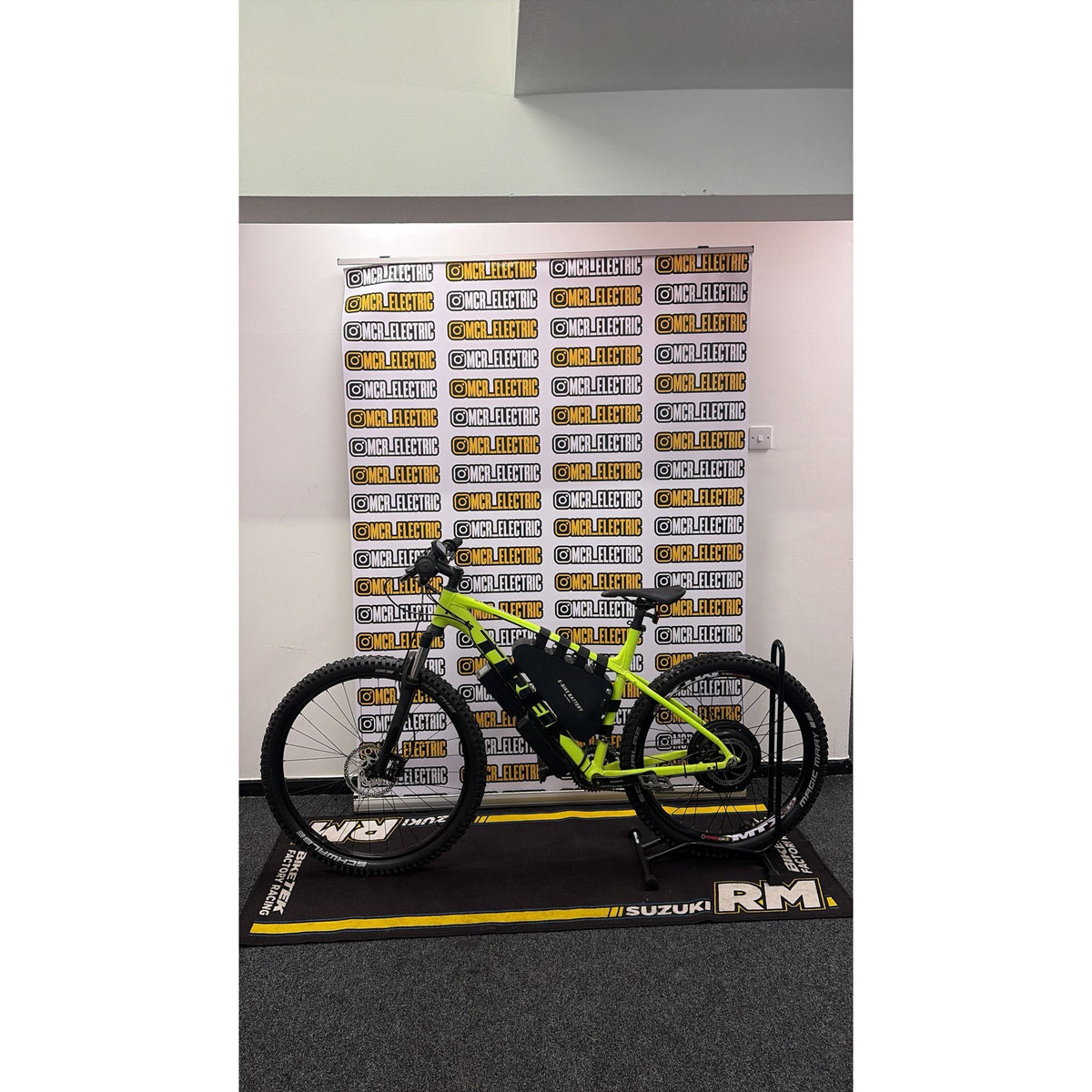 Trek Electric Bike – 72V 2000W (Please read Description for shipping Information and fees)