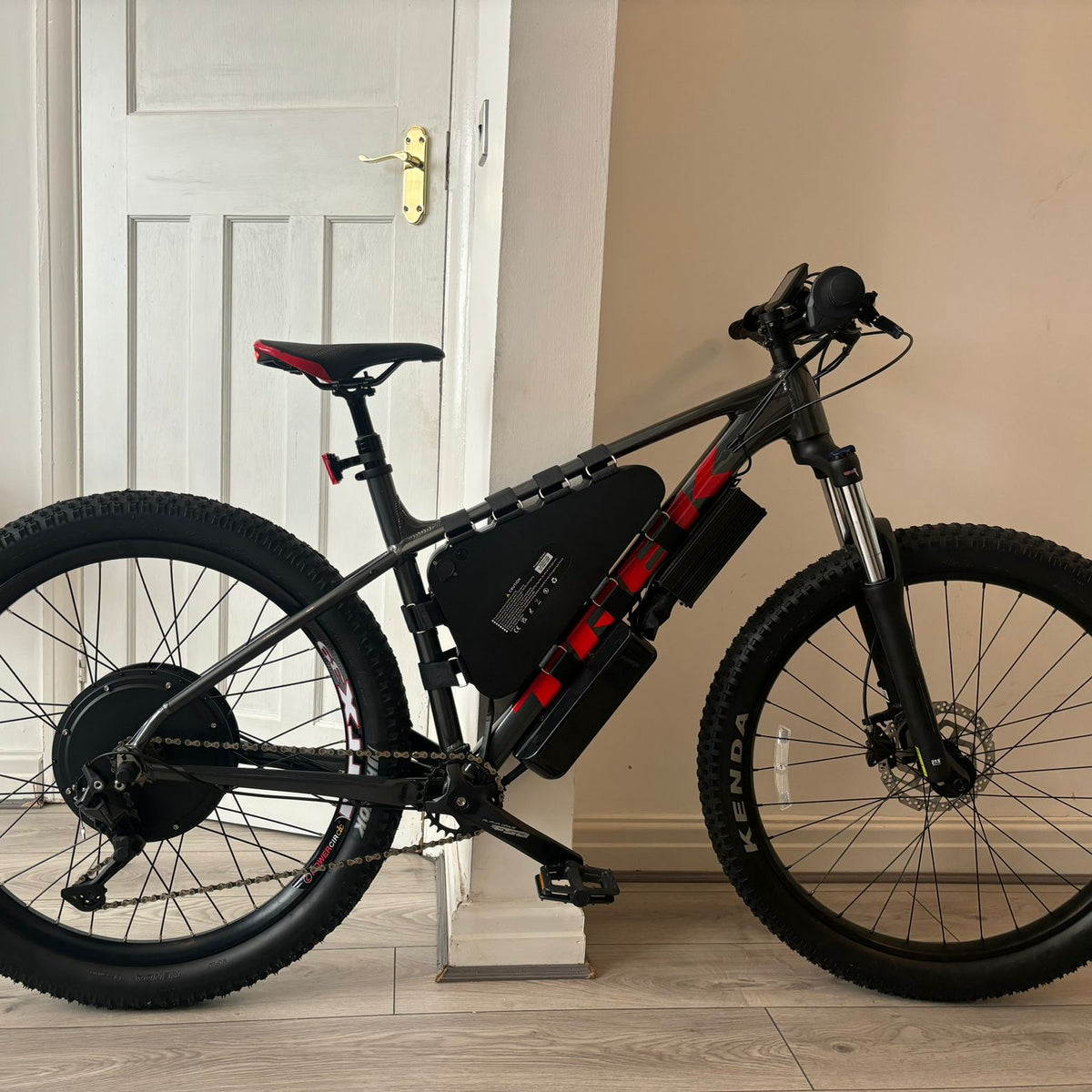 Trek Roscoe 6 – 72V 3000W Custom Electric Bike