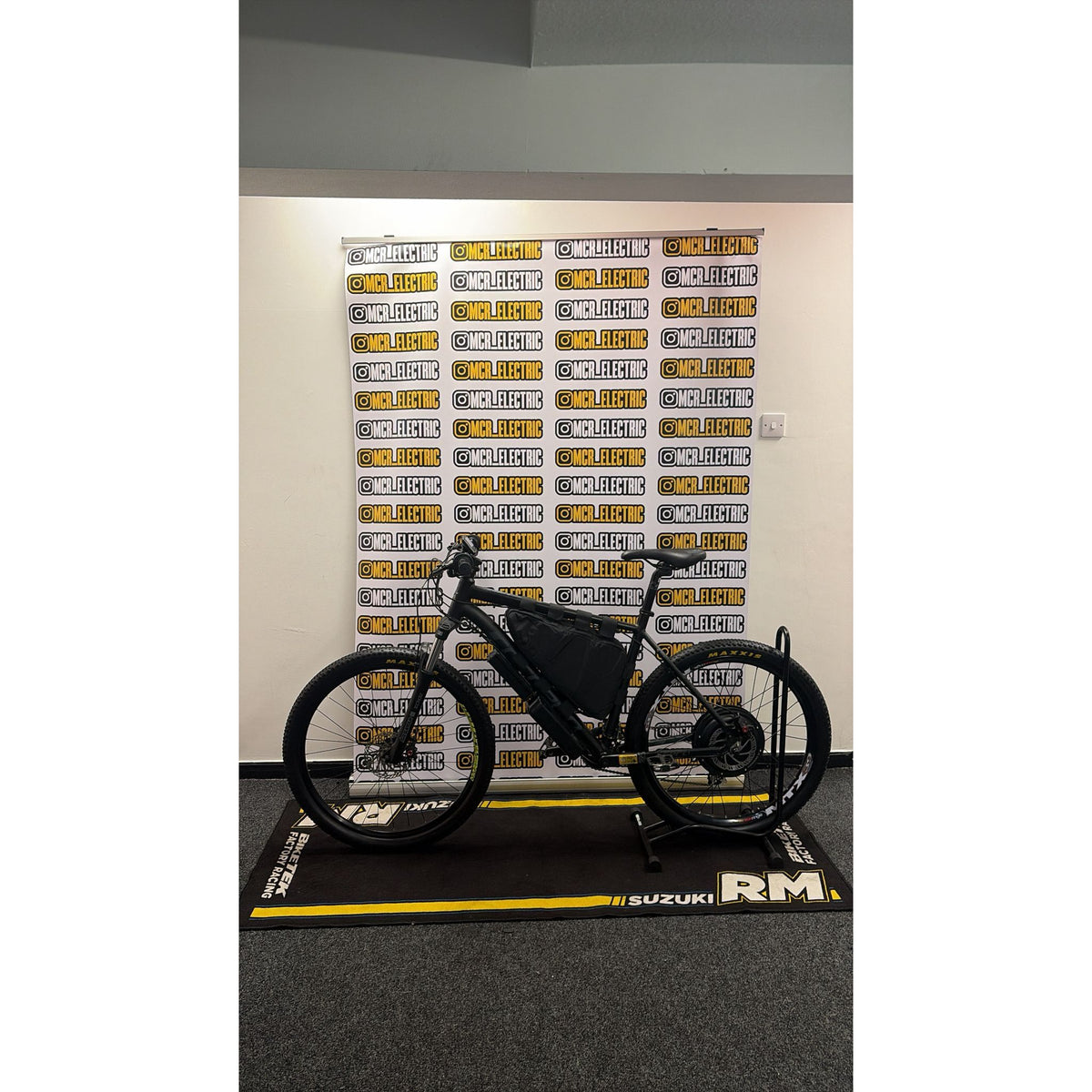 Carrera Vengeance – 52V 2000W Custom Electric Bike (Please read Description for shipping Information and fees)