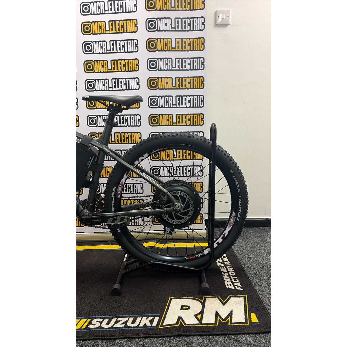 Trek Marlin 5 – 52V 2000W Custom Electric Bike (Please read Description for shipping Information and fees)