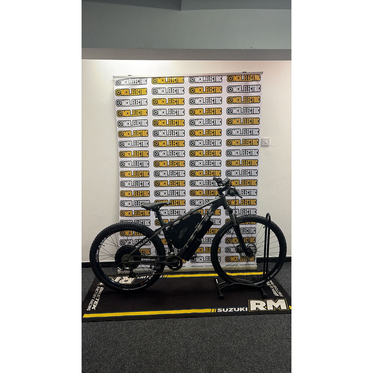 Trek Marlin 5 – 52V 2000W Custom Electric Bike (Please read Description for shipping Information and fees)