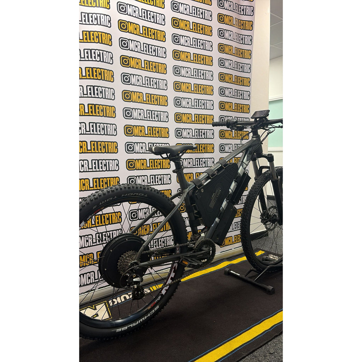 Trek Marlin 5 – 52V 2000W Custom Electric Bike (Please read Description for shipping Information and fees)