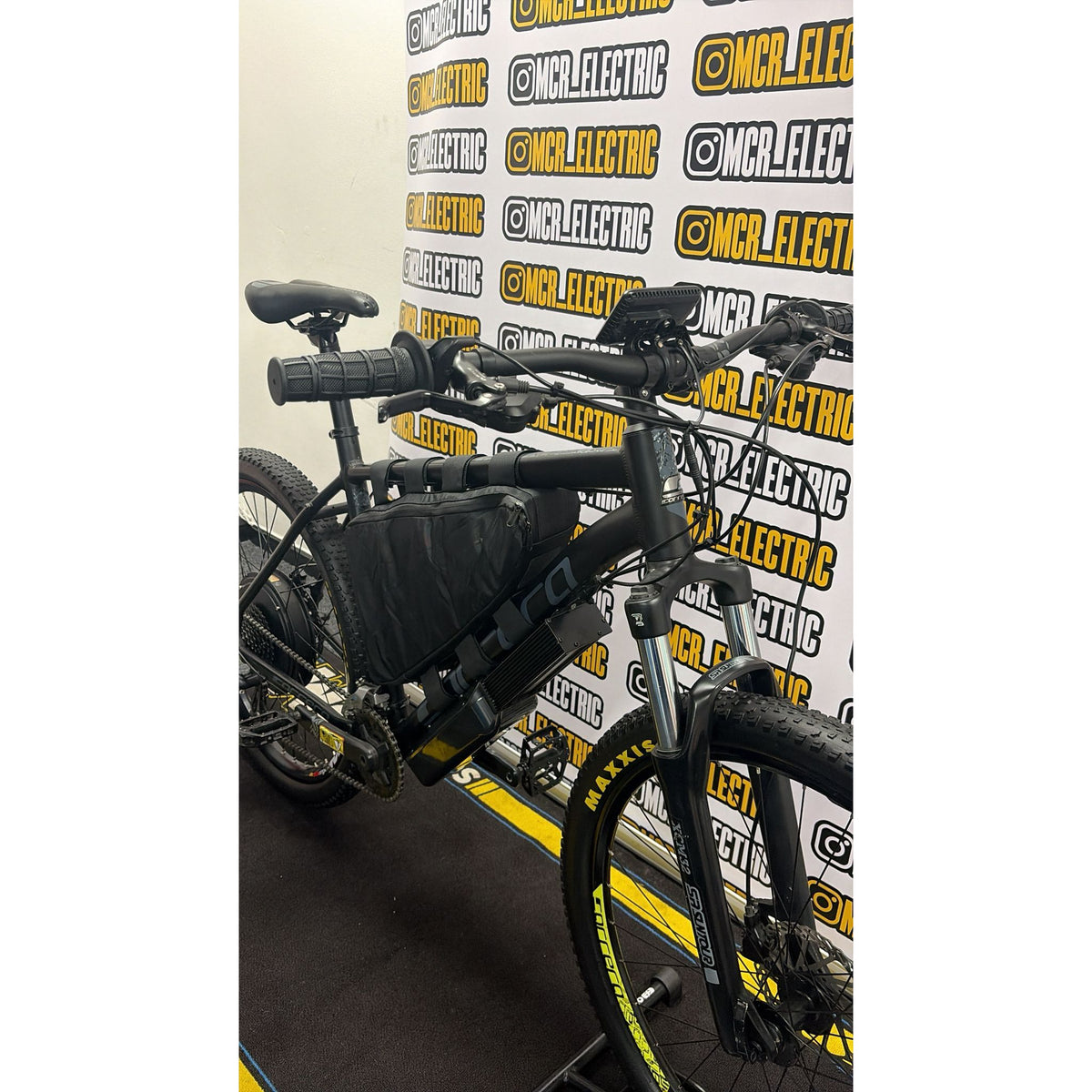 Carrera Vengeance – 52V 2000W Custom Electric Bike (Please read Description for shipping Information and fees)
